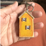 o Kluczy Domek Drewniany Żółty Rustykalny