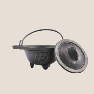 Mały Żeliwny Kociołek z Pentagramem