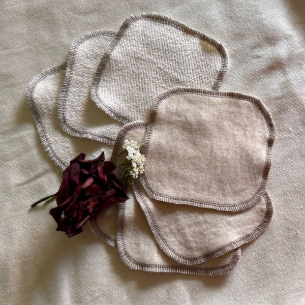 Płatki Konopne do Demakijażu