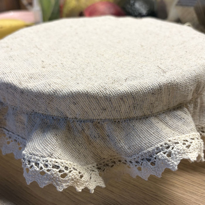 Kapturek Konopno Bawełniany z Koronką na Miskę do 18 cm